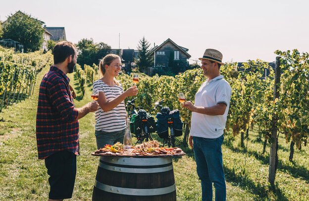 Merienda en el viñedo, Ruta del Vino de Baden | © Foto: Keller, Schwarzwald Tourismus