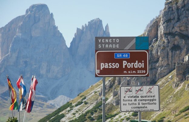 Passo Porodi, carretera de los Dolomitas: la gran vuelta con autocaravana | © Passo Porodi, Foto: Christian Tobler, stock.adobe.com 