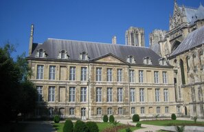 Palacio de Tau - Reims  | © Palacio de Tau - Reims ©Annesov, CC BY-SA 3.0, via Wikimedia Commons