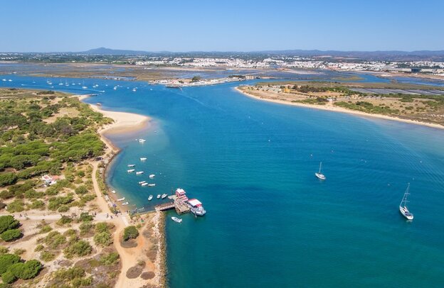 Golfo de la isla fluvial de Tavira - Portugal | © Golfo de la isla fluvial de Tavira - Portugal  | sergojpg stock.adobe.com