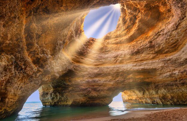 Cueva de Benagil - Portugal | © Cueva de Benagil - Portugal © emotionpicture stock.adobe.com