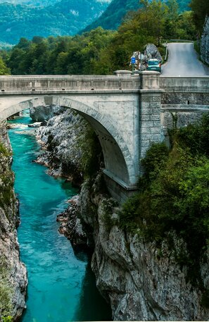 Puente de Soča, Ruta en autocaravana por el Eslovenia | © Puente de Soča, Foto: Janez Podnar, Pexels